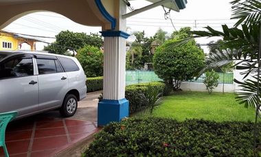 587sqm Bungalow Furnished House & Lot for RENT in Hensonvill