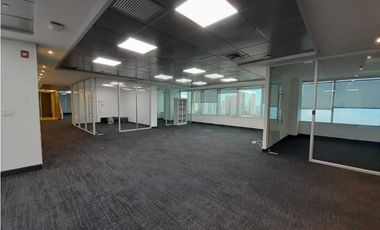 OFICINA DE 501 M2 MANTENIMIENTO INCLUIDO TORRE LAS AMERICAS