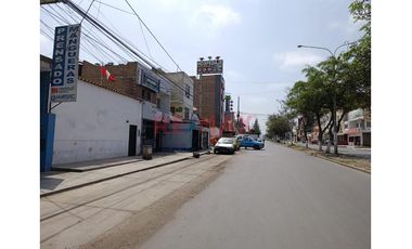 Alquiler Terreno Comercial 230 M2 En Avenida Cesar Vallejo