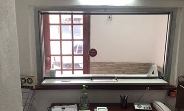 Alquiler local,  en Pompeya,  35mts, excelente ubicación