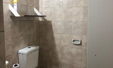 Alquiler local,  en Pompeya,  35mts, excelente ubicación