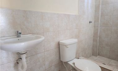 Venta de Casa esquinera con local comercial a minutos de Manta