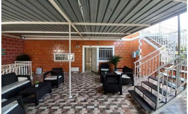 en venta propiedad con 5 apartamentos playa Santa Marta