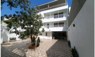 en venta propiedad con 5 apartamentos playa Santa Marta
