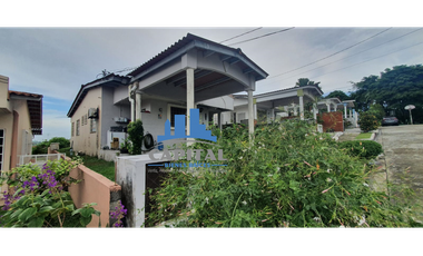 CASA EN VENTA EN LAS CUMBRES