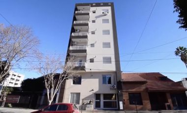 Departamento en  venta 2 dormitorios y cochera La Plata