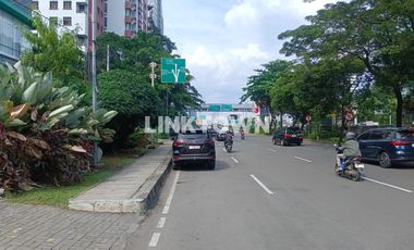 Disewakan Tanah Serta Bangunan 2 Lantai di Jakarta Selatan