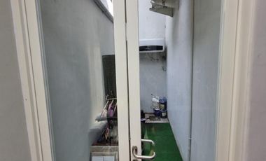 DISEWAKAN RUMAH bebas banjir semi furnish di Pondok Tjandra