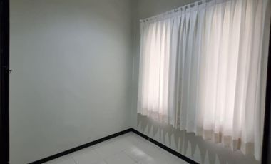 DISEWAKAN RUMAH bebas banjir semi furnish di Pondok Tjandra