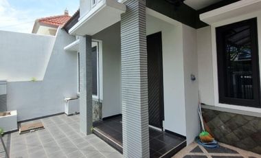 DISEWAKAN RUMAH bebas banjir semi furnish di Pondok Tjandra