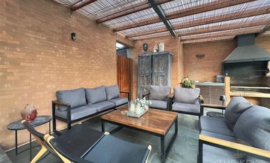 Casa en arriendo de 5 dorm. en Lo Barnechea