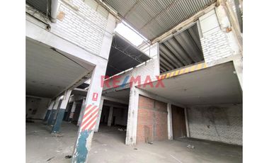 Venta De Local Comercial En La Av. Industrial A Unos Pasos De Plaza Norte