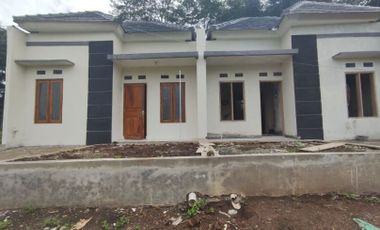 Rumah Dijual Kabupaten Magelang Akses Pinggir Jalan Provinsi