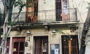 CASA EN VENTA :: San Telmo : EXCELENTE/OPORTUNIDAD acepta PERMUTA y/o FINANCIACION