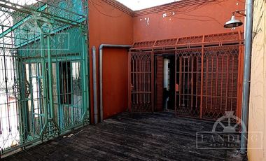 CASA EN VENTA :: San Telmo : EXCELENTE/OPORTUNIDAD acepta PERMUTA y/o FINANCIACION