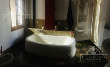 CASA EN VENTA :: San Telmo : EXCELENTE/OPORTUNIDAD acepta PERMUTA y/o FINANCIACION