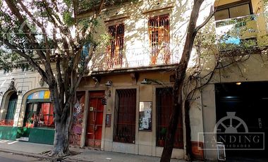 CASA EN VENTA :: San Telmo : EXCELENTE/OPORTUNIDAD acepta PERMUTA y/o FINANCIACION