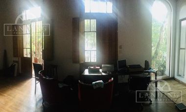 CASA EN VENTA :: San Telmo : EXCELENTE/OPORTUNIDAD acepta PERMUTA y/o FINANCIACION