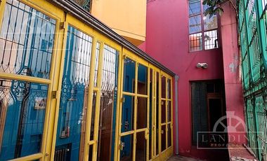 CASA EN VENTA :: San Telmo : EXCELENTE/OPORTUNIDAD acepta PERMUTA y/o FINANCIACION