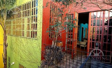 CASA EN VENTA :: San Telmo : EXCELENTE/OPORTUNIDAD acepta PERMUTA y/o FINANCIACION