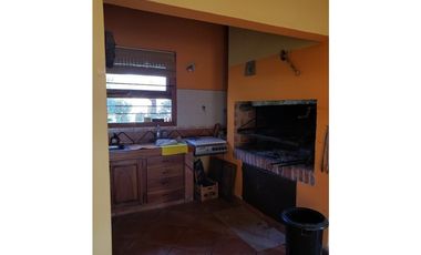 Casa 3 ambientes con quincho en La Armonia