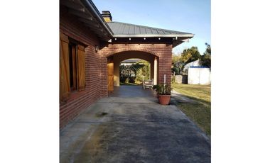 Casa 3 ambientes con quincho en La Armonia