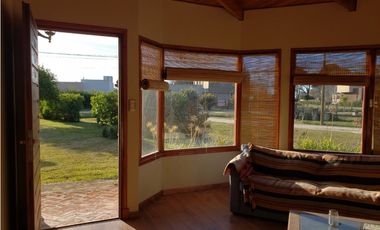 Casa 3 ambientes con quincho en La Armonia