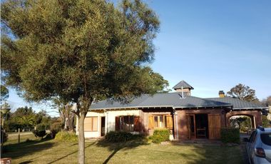 Casa 3 ambientes con quincho en La Armonia