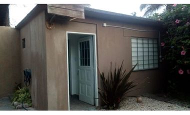 RETASADA!!! EXCELENTE CASA C/LOCAL Y DEPTO.