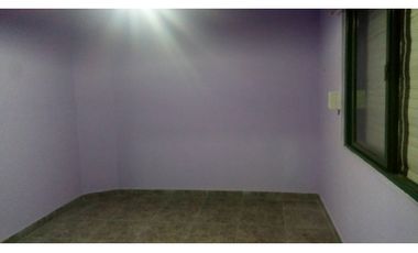 RETASADA!!! EXCELENTE CASA C/LOCAL Y DEPTO.