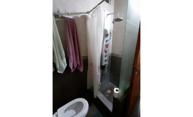 RETASADA!!! EXCELENTE CASA C/LOCAL Y DEPTO.