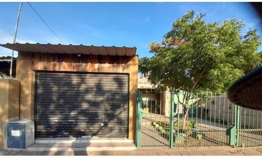 RETASADA!!! EXCELENTE CASA C/LOCAL Y DEPTO.