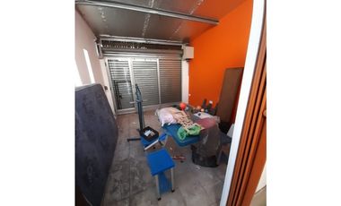 RETASADA!!! EXCELENTE CASA C/LOCAL Y DEPTO.