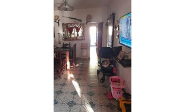 RETASADA!!! EXCELENTE CASA C/LOCAL Y DEPTO.