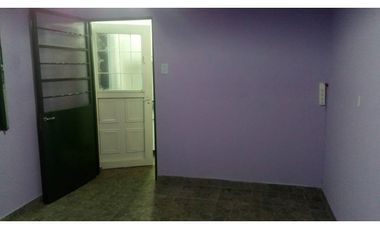 RETASADA!!! EXCELENTE CASA C/LOCAL Y DEPTO.