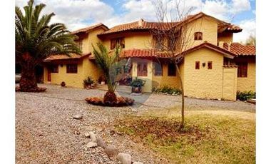 MARAVILLOSA CASA FAMILIAR EN LA TRANQUILIDAD DE RINCONADA DE LOS ANDES