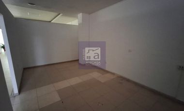 COD. 5797 - SE ARRIENDA LOCAL - BARRIO:  CASCO ANTIGUO