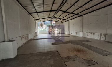 COD. 5797 - SE ARRIENDA LOCAL - BARRIO:  CASCO ANTIGUO