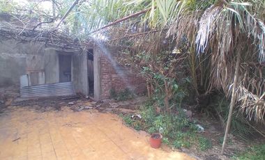 CASA AMPLIA SOBRE LOTE DE 10 X 25 MTS. 2 DORMITORIOS VILLA LUZURIAGA