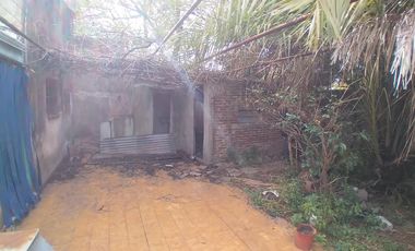 CASA AMPLIA SOBRE LOTE DE 10 X 25 MTS. 2 DORMITORIOS VILLA LUZURIAGA
