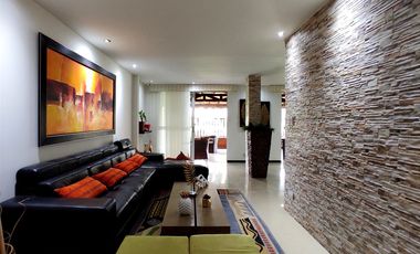 casa en venta en hacienda el castillo. Cod V16447