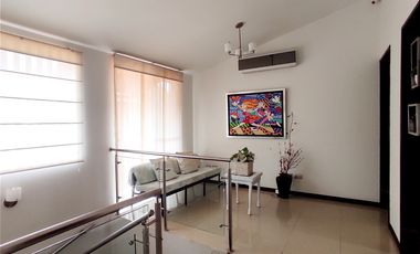 casa en venta en hacienda el castillo. Cod V16447