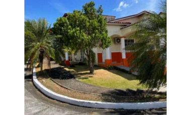 ALQUILO CASA EN LA CHORRERA BARRIO COLÓN 3R