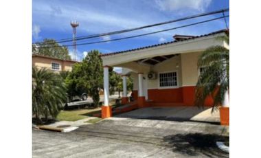 ALQUILO CASA EN LA CHORRERA BARRIO COLÓN 3R