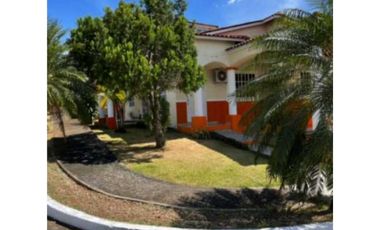 ALQUILO CASA EN LA CHORRERA BARRIO COLÓN 3R