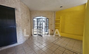 Renta de local en Plaza Milenio