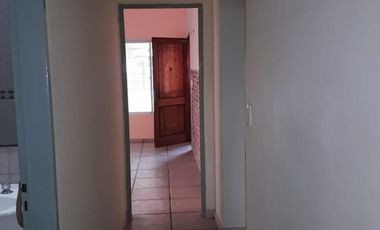 Ph tipo casa en alquiler. 3 dormitorios, jardin, cochera.