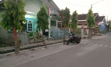 Dijual rumah di Sumber