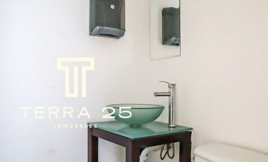 UBICADISIMAS OFICINAS EN VENTA SOBRE AV. LOMAS VERDES