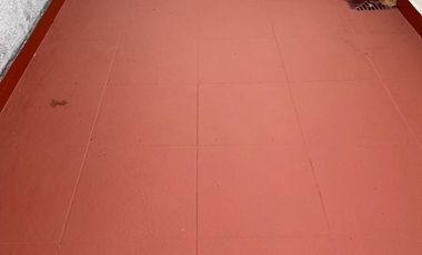 3 AMBIENTES CON PATIO  COMPLEJO CON POCAS UNIDADES , APROX 100 M2 TOTALES , EN DOS PLANTAS